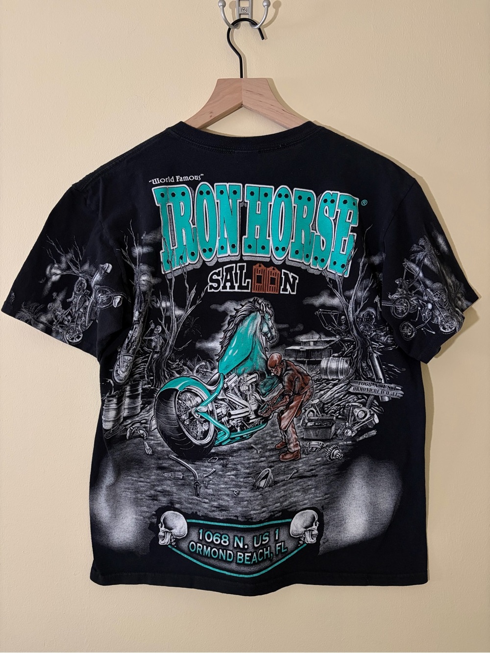 Vintage Iron Horse Saloon Biker Huge Graphic T-Shirt